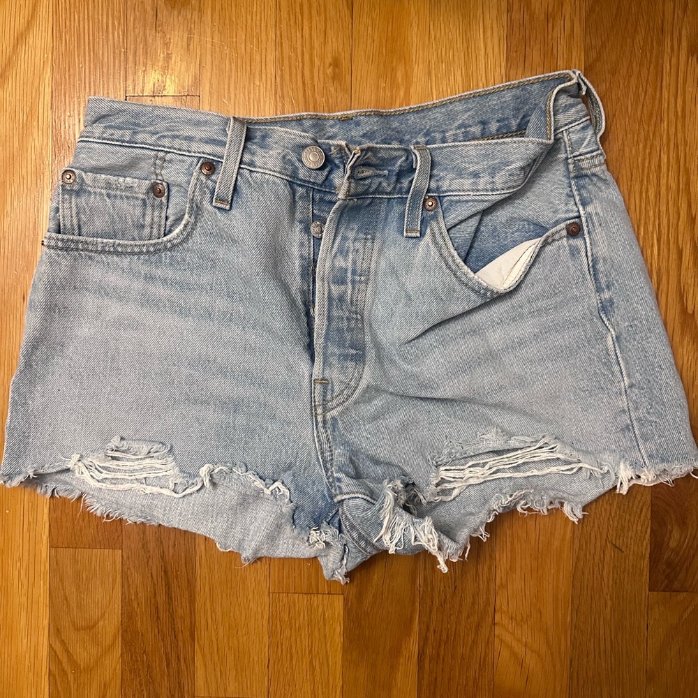 Levi’s high rise 501 shorts size 27